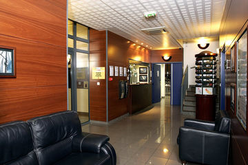 Comfort Suites Cannes Mandelieu ภายนอก รูปภาพ